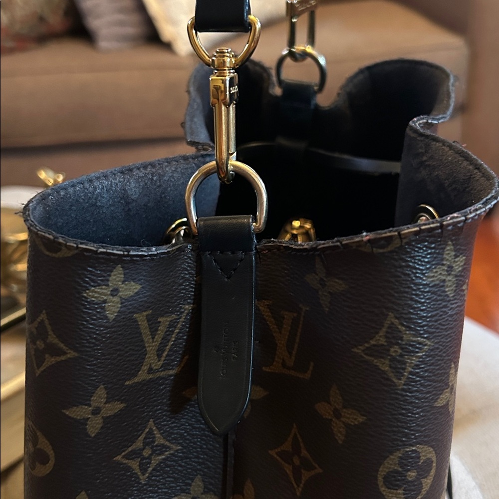 LOUIS VUITTON Monogram Neonoe MM in Black - Picture 11 of 15